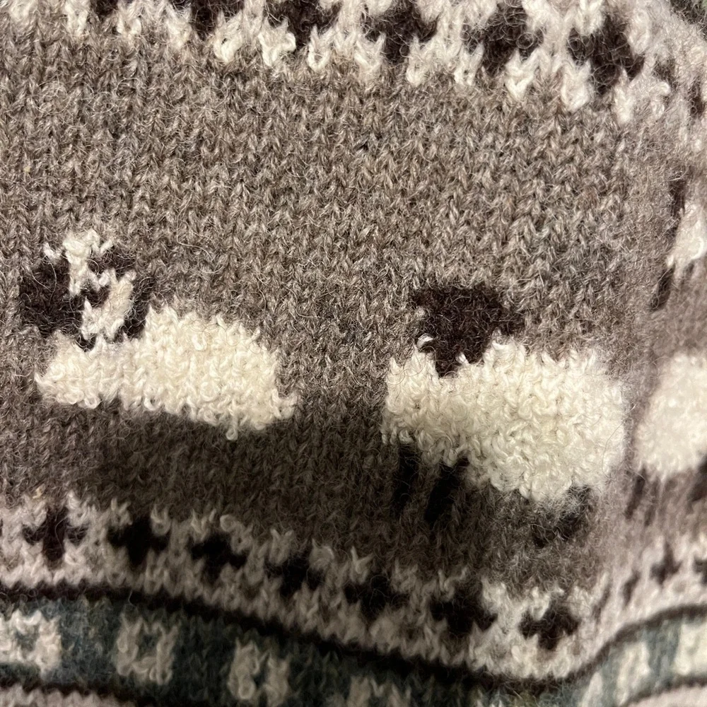 Woolrich sweater, size medium, great condition, smoke free pet free home - Picture 6 of 9